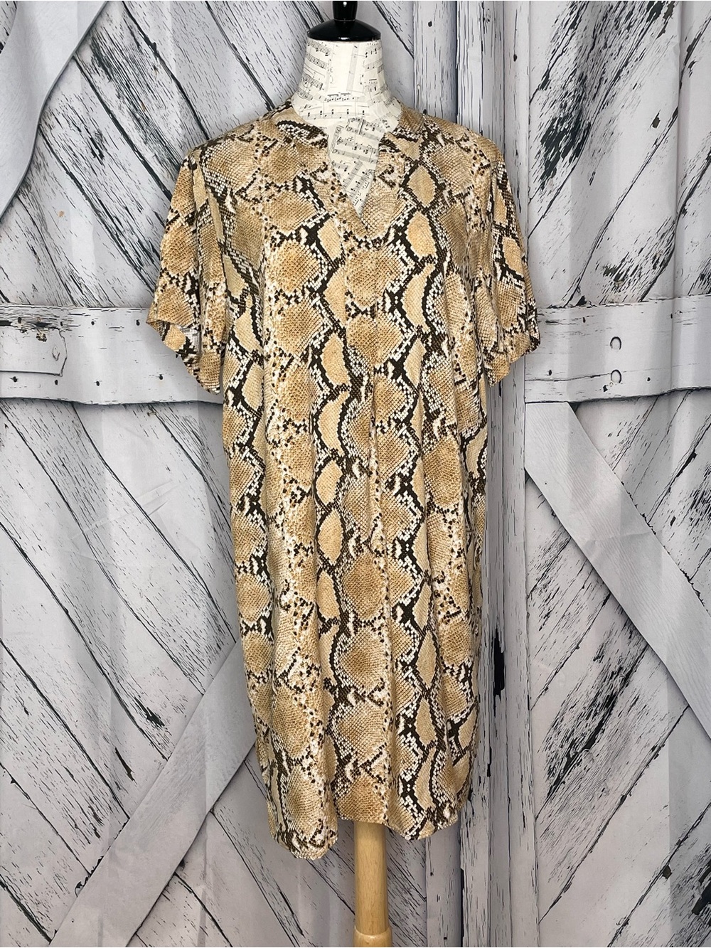 H&M Tan and Brown Snakeskin V-NECK TUNIC Size M
